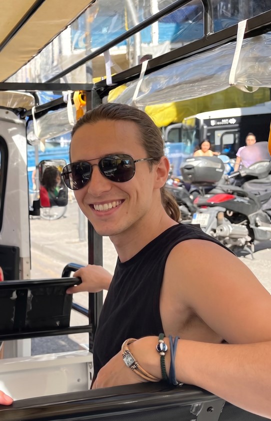 Turista en tuk tuk Madrid